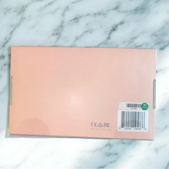 Riki Loves Riki POWERFUL portable LED-lighted vanity mirror power bank. - Picture 2 of 9